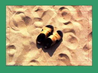 ““Pero los judíos incitaron a mujeresPero los judíos incitaron a mujeres
distinguidas que adoraban a Dios, y a losdistinguidas que adoraban a Dios, y a los
principales de la ciudad; promovieron unaprincipales de la ciudad; promovieron una
persecución contra Pablo y Bernabé y lespersecución contra Pablo y Bernabé y les
echaron de su territorio. Estos sacudieronecharon de su territorio. Estos sacudieron
contra ellos el polvo de sus pies y se fueron acontra ellos el polvo de sus pies y se fueron a
Iconio. Los discípulos quedaron llenos de gozoIconio. Los discípulos quedaron llenos de gozo
y del Espíritu Santo.”y del Espíritu Santo.” (Hch 13,50-52)
+ Finalmente son expulsados de la ciudad por
instigación de los judíos. Se sacuden el polvo de
los pies y se fueron a Iconio:
 