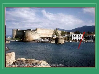 + Corre el año 44.
+ Embarcan en Seleucia, el
puerto de la ciudad, con
dirección a Chipre, la patria
de Bernabé. Les acompaña
Juan Marcos, sobrino de
Bernabé:
Ellos, pues, enviados por elEllos, pues, enviados por el
Espíritu Santo, bajaron aEspíritu Santo, bajaron a
Seleucia y de allí navegaronSeleucia y de allí navegaron
hasta Chiprehasta Chipre (Hch 13,4)
En Chipre.
 