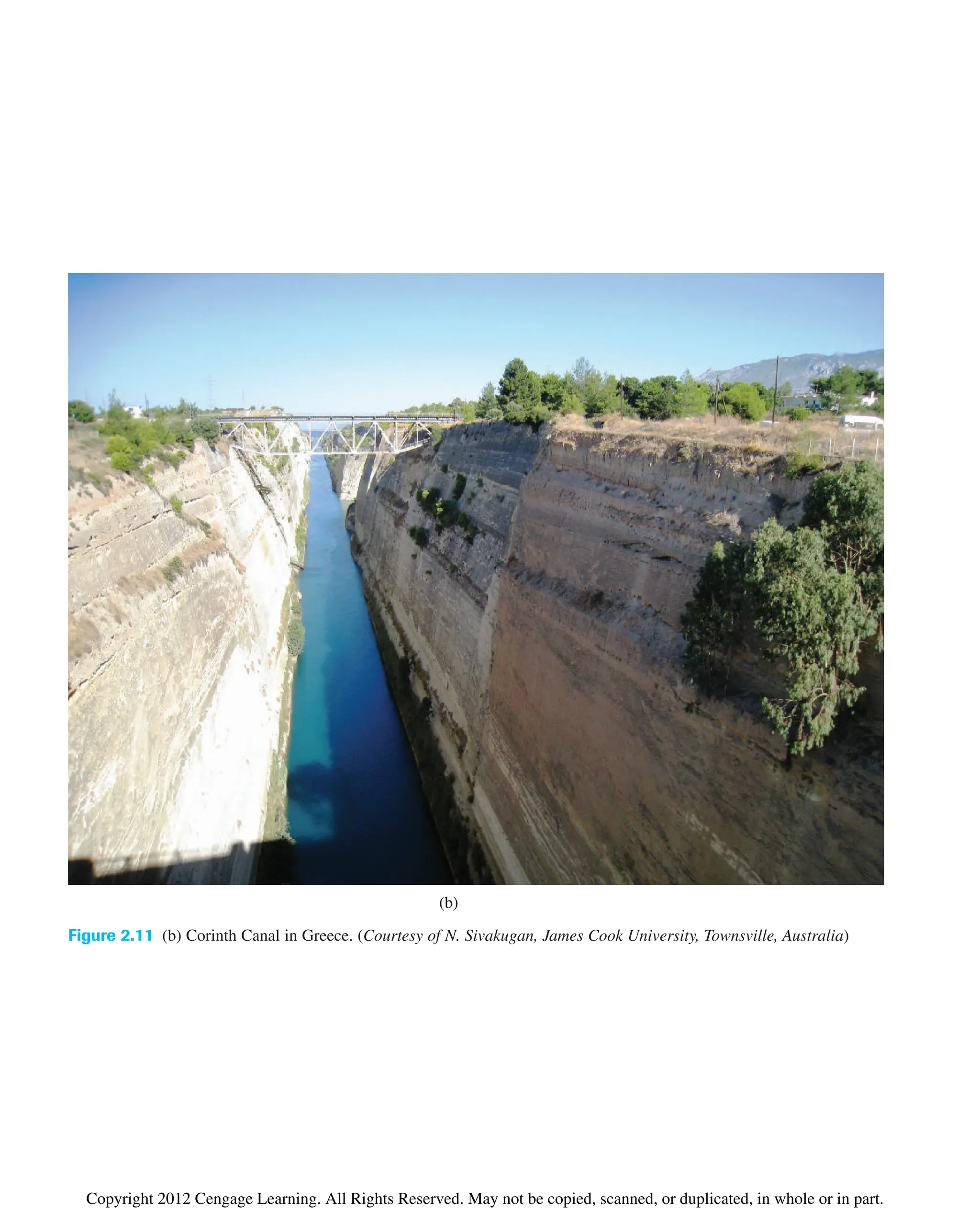 Principles of Geotechnical Engineering -8th Edition.pdf