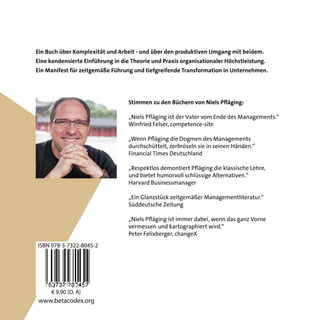 18
An separaten Teilen eines komplexen Systems zu ar-
beiten, verbessert nicht die Funktionen des Ganzen:
In einem System geht es nicht nur um das Funktio-
nieren der Teile, sondern um deren „Fit“.
Das Verbesserungsparadox: In komplexem
Umfeld führt Arbeit an einzelnen Teilen
nicht zur Verbesserung des Ganzen
Was Systeme als Ganzes tatsächlich verbessert,
das ist die Arbeit an der Interaktion zwischen den
Teilen. Führung in diesem Sinne ist vor allem die
Arbeit am System.
Systeme werden nicht durch Herumbasteln an deren Einzelteilen besser,
sondern durch Arbeit an den Interaktionen.
Mechanistisch-additives Denken und Handeln Systemisches Denken und Handeln
 