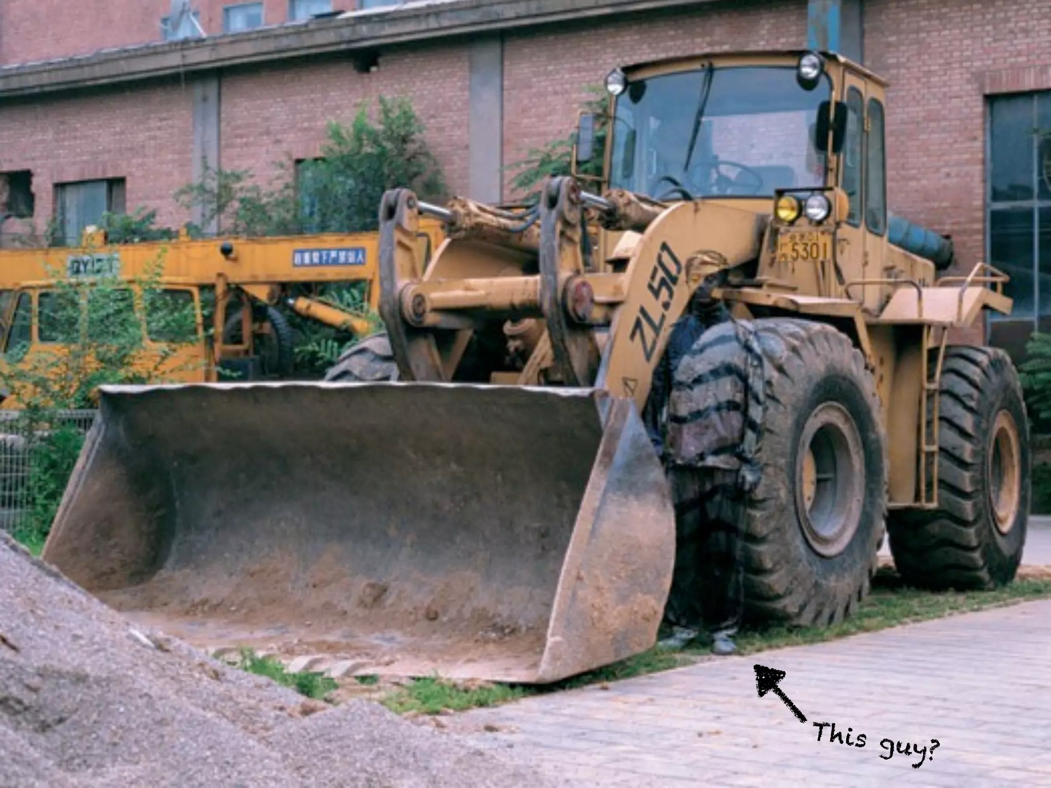 T h is g
        uy ?
 