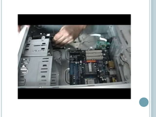 Conexiones del Procesador a la Placa MadreGeneralmente distinguimos tres tipos de conexión:PGA:Pin Grid Array: La conexión se realiza mediante pequeños alambres metálicos repartidos a lo largo de la base del procesador introduciéndose en la placa base mediante unos pequeños agujeros, al introducir el procesador, una palanca anclará los pines para que haga buen contacto y no se suelten.BGA:Ball Grid Array: La conexión se realiza mediante bolas soldadas al procesador que hacen contacto con el zócaloLGA:Land Grid Array: La conexión se realiza mediante superficies de contacto lisas con pequeños pines que incluye la placa base