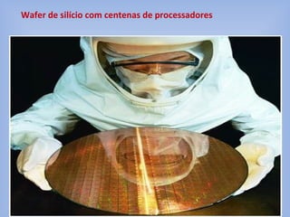 Wafer de silício com centenas de processadores
 