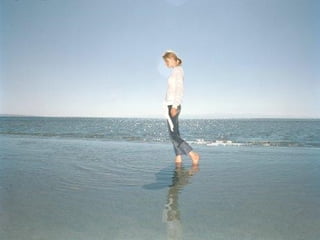 Sei que Deus tem pra ti Um manancial Cujas águas nunca faltarão Sei que Deus tem pra ti Um manacial  Cujas águas nunca secarão 