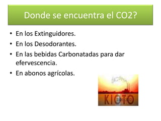 El benéfico para la humanidad se encuentra en las plantas, que mediante procesos de fotosíntesis expulsan CO2,indispensable para la conservación del planeta.las personas exhalamos dióxido de carbono.El dañino y contaminante se encuentra en:Donde se encuentra el CO2?