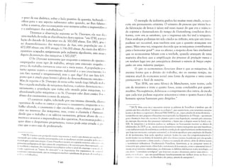 ---
o peso de sua dialética, sobre o lado positivo da questãÇ), fechando" .
olhos para o seu aspecto subversivo salvo quando, ai lhes falam I"
sobre a miséria, eles recomeçarem seus sermões sobre a imprevidênl l.t
e a embriaguez dos trabalhadores18.
Devemos a observação se,l,(uinte ao Sr. Dunoyer; ela nos lb ,I
uma medida de todas as elucubraçães desta espécie: "em 1750, a PU) 'I I
lação do ducado de Lancaster era de 300.000 almas. Em 1801, gr,H,,1
ao desenvolvimento das nláquinas ele fiar, esta população era. I,
672.000 almas; em 1831 atingia 1.336.000 almas. Ao invés dos 40.c)lH I
operários ocupados antigamente pela indústria algodoeira, esta oClll ",
'
depois da inven<,~ão das máquinas 1.500.000".
O Sr. Dunoyer acrescenta que enquanto o número de operári. ,

empregados neste tipo de trabalho, atingia esta extensão singular, "

preço do trabalho tornava-se uma vez e meia maior. A população IH 'I

tanto apenas seguiu o movimento industrial e o seu crescimento f. "

um fato normal e irrepreensíve!; mas o que digo? Foi um fato f~'11 ,

posto que é citado para honra e glória do desenvolvimento mecâni, "

Mas de repente o Sr. Dunoyer dá meia volta: tendo logo faltado tr;" '.1

lho a aquela multidão de máquinas fiadoras, o salúrio decresceu nl'l'

sariamente; a população que tinha sido atraída pelas máquínas, I. 'I

abandonada pelas máquinas e ao Sr. Dunoyer cabe dizer então: E I , ,

abuso dos casamentos a causa da miséria.
O comércio ínglês, solicitado por sua imensa clientela, cha li!.'
operários de todos os cantos c provoca o casamento; enquanto o 11.

balho abunda, o casamento é algo excelente, cujos efeitos se gost:l •I,

citar no interesse das máquinas; mas, como a clientela é Hutualll, ,

desde que o trabalho e os salários escasseiem, grita-se abuso de l';I'",

mentos e acusa-se a imprevidência dos operários. A economia políl i•.1.

quer dizer o despotismo proprietário, nunca pode estar errada: l' 1'1.

ciso que o erro seja do proletariado,
18 [N.TI: Cremos este padgl'afo muito importante e atual e que deveria ser I1wdil." I" ,
retomado por todos aqueles preocupados com as mudanças sociais causadas pel"" ]l, " ,
t"cnologias e pela automaç;lo. Como Proudhon mostra 110 capitulo anterior, n:lo -'''1:1' "'"
pa naccias pedagógicas do tipo cursos de complltaçüo e de esporres para clesempreg;l,l, ", 'I'"
se resolverá o impacto das mudanças tecnológicas sobre o nível de emprego e n,']l, "[,, ,I,
n'llllo ccgalllente as "regras do 111ercado" e as inlposiçües dos organisllloS de ~·t 11111' ,I.
"""I],'I]1icl) internacionais, que se conseguirá resolver o problema de geraç'lo de I'l']l, L, I'."
;] ,1.".:". 1"i,,,lhaLiora,
')~/l
/
o exemplo da indústria gráfica foi muitas vezes citado, SC!IlHI'
com um pensamento otimista. O número de pessoas que vivem hOll'
da fabricação de livros é talvez mil vezes maior do que era o númcn 
de copistas e iluminadores do tempo de Gutemberg; conclui-se dest;
forma, com um ar satisfeito, que 8 imprensa não fez mal a ninguém.
Fatos análogos poderiam ter sido citados ao infinito, sem que um único
pLldesse ser recusável, mas também sem que a questão avançasse um
passo. Mais uma vez, ninguém discorda que as máquinas contribuíram
para o bem-estar geraP9: mas eu afirmo, a respeito deste fato irrefutável
que os economistas faltam com a verdade, quando avançam de uma
maneira absoluta que a simplificação dos processos de produção nunca e
em nenhum lugar teve por conseqüência dimímâr o número de braços empre­
.i.:ados em uma indústria qualquer.
O que os economistas deveriam dizer é que as máquinas, da
mesma forma que a divisão do trabalho, são ao mesmo tempo, no
sistema atual da economia social uma fonte de riquezas e uma causa
permanente e fatal de miséria.
"Em 1836, em uma fábrica de Manchester, nove teares, cada
um de trezentos e vinte e quatro fusos, eram conduzidos por quatro
tecelões. Na seqüência, dobrou-se o comprimento dos carros, de modo
que cada tear pudesse suportar seiscentos e vinte e quatro fusos e dois
homens apenas bastavam para dirigi-los."
19 lN.TJ; Mais uma vez c necessário matizar as palavras de Proudhon e lembrar que ele
escreve este livro enl pleno H DtirnislllD tccl1Dlógico
ll
, que caracterizou, com raríssin1as exceções
(como a do físico e engenheiro, Bern:wd BRLNHES p. ex., cujos estudos de termodinâmica­
resumidos em uma pequena obra-prima menosprezada: La Dégradation de l'Encrgic - apontavam
pnrn n limitnç5.o físicn do_, recursos cio planeta e para a sua degrndaçüo, causada pelo aumento
da entropia decorrente dos processos industriais o fazem um ecologista Ulant la lettrc) o séc.
XIX. As máquinas c as técnicas pOlIem ser ambíguas ou francamente nocivas: os efeitos da
talidomida e do DDT, p. ex., mostramm-se desnstrosos e muito mais graves que seus benefícios;
() uso indiscriminado de antibióticos conduziu à evoluçüo de cepas bacterianas multirresistentes,
que hoje nos ameaçam; o próprio automóvel, se de início significou uma ampliaçüo da liberda­
de de movimentos, hoje pode significar restriç'lo (como no caso dos congestionamentos) e
m()rte (como nos acidentes de trànsito), além dus efeilos nocivos da poluiç5.o por eles gerada,
que tende a aumentar o efeito-estufa e .) buraco na camada de ozônio, alem de efeitos sociais
t' econômicos indesejávels. Parafraseando Prouclhon, cleveríamos, p. ex. pesquisar meios de
I r"n'porte que, preservando a liberdade e autonomia ele locomoção, como o automóvel inicial­
Ilwnte proporcionou, minimizasse ou eliminasse os defeitos intrínsecos à esta tecnologia, "li
sl'ja desta:; "l'oHlradi'r'ocs tccnológica$" que hoje nus cerealn e don1inarn, extrair Ulna síntese, ;
I'SI i,:" I,', 111 ,1.'I:i,,, que nos possibilitasse simultaneamente um melhor acesso ao bem'·"!.1I
, ,,.-t '", , ""1. .III'I'!;'I<:"'(), da liberdade e da justiça, através da autogestüol."
~) I
 