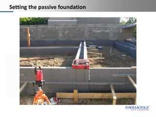 Platzhalter
Dies ist ein
Platzhaltertext für
Ihren eigenen Text.
Dieser Text soll nur
demonstrieren, wie Ihr
eigener Text
dargestellt wird, wenn
Sie den Platzhaltertext
ersetzen.
Thermodul
Technology
(manufacturing
machines)
Setting the passive foundation
Building with Thermodul
wall elements
 