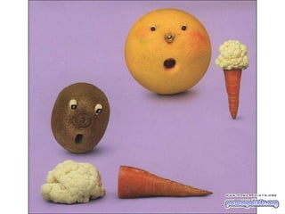 Concepciones sobre el papel de la educación, del arte y la literaturaPara una educación paralela hay que suponer una economía paralela hay que suponer una economía paralela. Habría que pensar en un vasto programa de empresas populares [...] con el que vinculase con el proyecto educativo. Se trataría de empresas creadas por el Estado, concebidas como de propiedad social y organizadas en cooperativas [...] Los programas de educación se destinarían [...] a jóvenes y adultos y se ajustarían a la oferta de empleo de esa red de empresas [...] Los centros educativos estarían asociados a las empresas populares. No sólo emplearían sus instalaciones y equipos, sino que los técnicos y trabajadores participarían activamente en la educación [Latapí Sarre, 1982: 70-71].