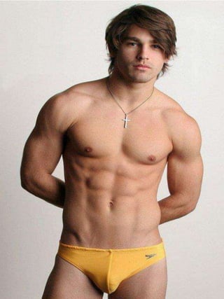 HOMBRES EN ROPA INTERIOR : 