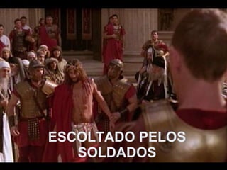 ESCOLTADO PELOS SOLDADOS 