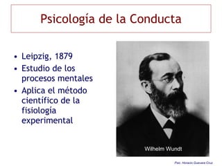 Aplicaciones Educativas a) La valoración a la inteligencia colectiva como superación a la inteligencia individual. Emerge así un pensamiento holístico, abarcador y por ende más tolerante. b) La presencia en la Red. No sólo en el sentido de acceso a los servicios de Internet; sino a estar situado, ubicado, presente. Ser un sujeto virtual. c) La interactividad con el usuario o los servicios finales. Se trata de una nueva experiencia de vivir el vínculo social, que por ser virtual no deja de ser humana. d) El trabajo colaborativo en Red. La creación se vuelve una actividad más solidaria y con sentido de cooperación. Se incrementarán, no quedan dudas, singulares experiencias de productos finales hechos con personas de diversos antecedentes culturales. 