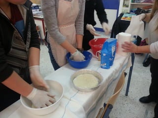 Παρασκευή ψωμιού στο 10ο Γυμνάσιο Νίκαιας