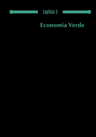 20

                                        Capítulo 2

        O que é Economia Verde

E
      conomia Verde é uma expressão de signi-      polonês Ignacy Sachs que desenvolvesse
      ficados e implicações ainda controversos,    o conceito para inspirar documentos e
      relacionada ao conceito mais abrangente      projetos do Pnuma, criado na Conferência
de Desenvolvimento Sustentável, consagrado         de Estocolmo. Sachs escreveu vários livros
pelo Relatório Brundtland (Veja quadro Relatório   e artigos sobre o ecodesenvolvimento, que
Brandt e Brundtland), de 1987, e assumido          compreende cinco dimensões da susten-
oficialmente pela comunidade internacional         tabilidade: social, econômica, ecológica,
na Rio-92, gradualmente tomando o lugar do         espacial e cultural. Em sua autobiografia
termo “ecodesenvolvimento” nos debates,            intitulada A Terceira Margem, Sachs conta
discursos e formulação de políticas envolvendo     que o termo caiu em desgraça em conse-
ambiente e desenvolvimento.                        quência da repercussão negativa que teve
                                                   no governo dos Estados Unidos a Decla-
A ideia central da Economia Verde é que o          ração de Cocoyoc, aprovada em outubro
conjunto de processos produtivos da sociedade      de 1974 na cidade mexicana de mesmo
e as transações deles decorrentes contri-          nome e que tratava de meio ambiente e
buam cada vez mais para o Desenvolvimento          desenvolvimento.
Sustentável, tanto em seus aspectos sociais
quanto ambientais. Para isso, propõe como          Embora não haja consenso teórico sobre
essencial que, além das tecnologias produtivas     uma definição universal do Desenvolvimento
e sociais, sejam criados meios pelos quais         Sustentável, a expressão popularizou-se
fatores essenciais ligados à sustentabilidade      no mundo a partir da Rio-92. Depois da
socioambiental, hoje ignorados nas análises        conferência, a expressão foi sendo pouco a
e decisões econômicas, passem a ser consi-         pouco absorvida por governos, corporações
derados. (Veja os quadros sobre os temas da        e entidades da sociedade civil, geralmente
Economia Verde e alguns exemplos de meios          relacionada à formulação e execução tanto
para alcançá-la, págs. 21 e 24).                   de políticas públicas quanto de iniciati-
                                                   vas privadas ligadas à responsabilidade
O ecodesenvolvimento foi mencionado ini-           socioambiental.
cialmente pelo canadense Maurice Strong,
primeiro diretor executivo do Programa             Uma parcela dos movimentos sociais e
das Nações Unidas para o Meio Ambiente             ambientalistas e pesquisadores das áreas
(Pnuma) e secretário-geral da Conferência          de meio ambiente e desenvolvimen-
de Estocolmo (1972) e da Rio-92. Foi Strong        to têm questionado o que consideram
quem pediu ao economista e sociólogo               a banalização, ou esvaziamento, do
 