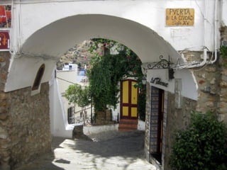 Pueblos bonitos-de-espana-mojacar-milespowerpoints.com