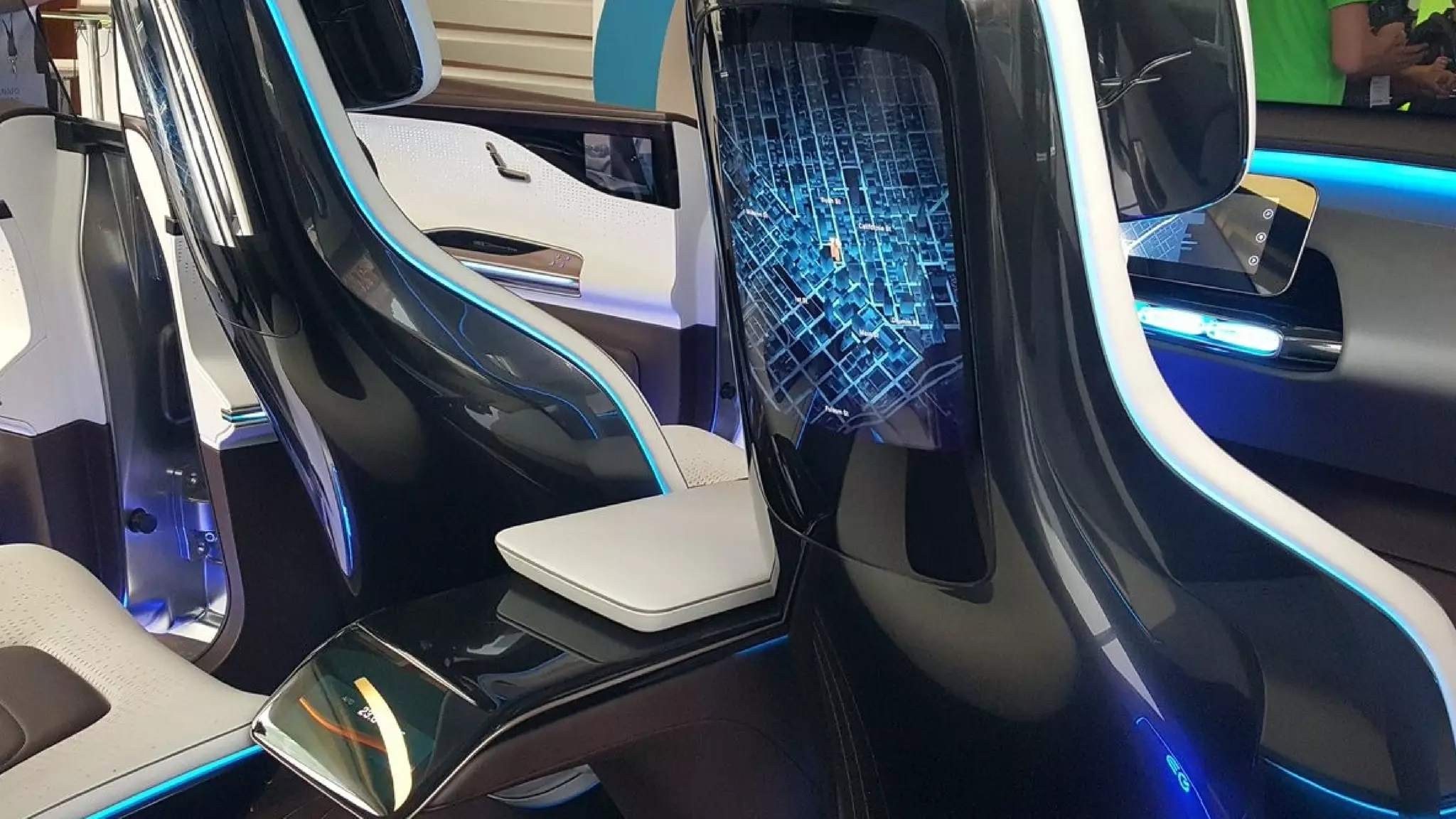 Mercedez Benz – Qt Concept Car
 