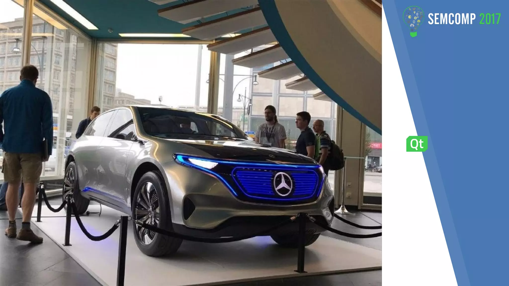 Mercedez Benz – Qt Concept Car
 