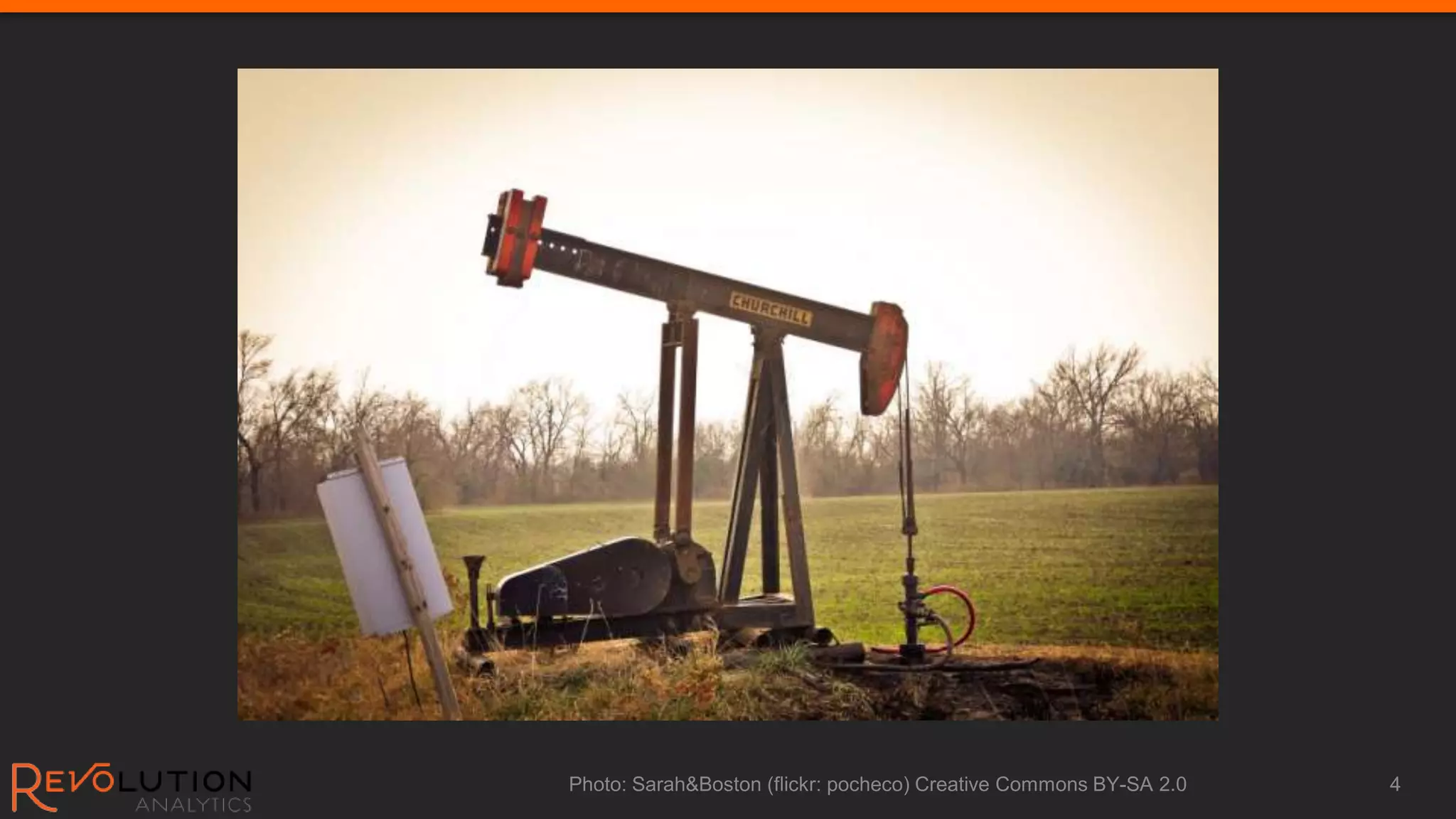 Photo: Sarah&Boston (flickr: pocheco) Creative Commons BY-SA 2.0   4
 