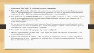• Como hacer Torta rústica de verduras (Erbazzone) paso a paso 
• Para preparar la masa del erbazzone, coloque la harina con la sal en un recipiente amplio. Haga una hueco y 
añada allí la materia grasa elegida y agua hasta lograr, trabajándola, una masa no demasiado tierna. Colóquela en 
una bolsita de nylon y déjela reposar a temperatura ambiente, por lo menos media hora. 
• Para el relleno de este pastel de verduras, lavar los vegetales elegidos, eliminando los tallos o las pencas, según se 
trate de acelga o espinaca y hervir sólo con el agua de lavado, ligeramente salada o al vapor durante pocos 
minutos, ya que deben mantenerse verdes. 
Enfríe, escurra y pique. 
• En una sartén amplia, rehogue en el aceite la panceta. Cuando la panceta esté un poco cocida, añada la cebolla y 
deje cocinar muy bien antes de incorporar el ajo. Mezcle bien y agregue la verdura. Continúe mezclando para que 
tome sabor y se elimine el exceso de agua. Deje enfriar. 
• Una vez frío el sofrito de verduras, agregue el queso y el perejil picados. 
• Divida la masa descansada casi por la mitad y estire la parte más grande para forrar una tartera de unos 25 cm 
enmantequillada y enharinada. 
• Rellene con la preparación de verduras y cubra con el resto de masa estirada, uniendo los bordes con pellizcos. 
Pinte con un poco de aceite y cocine en horno moderado-fuerte (200 grados) precalentado durante 30 minutos. 
Sirva el erbazzone caliente o tibia. 
