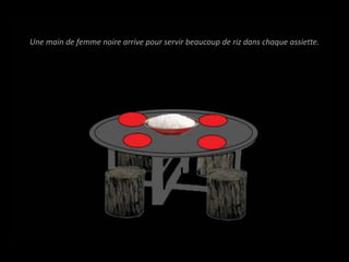 Une main de femme noire arrive pour servir beaucoup de riz dans chaque assiette.
 