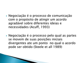 O termo assertividade origina-se de asserção. Fazer asserções quer dizer afirmar, do latim afirmare, tornar firme, consolidar, declarar com firmeza... (Martins, 2005)Assertividade é o comportamento honesto, direto e respeitoso. Não é passivo, tampouco, agressivo, mas expressa claramente a opinião sobre os fatos, afirmando nosso “eu” sem invadir o espaço alheio... (Gutierrez, 2010)Definições sobre Assertividade