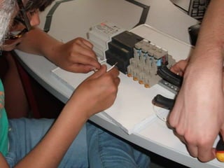 Primera sesión con el relé programable de Siemens.