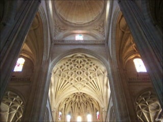 Al final del
Gótico el
capitel es
corrido
 