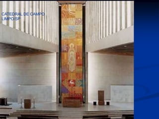 Cristo perde a centralidade e o santo ocupa o seu lugar; As celebrações são rituais devocionais com muita pompa, verdadeiros teatros; A igreja é uma sala para se assistir às procissões eucarísticas e as apresentações de corais com canto polifônico. Por isso, eram necessários camarotes que ficam nas paredes laterais para acomodar as matronas ricas que iam para assistir ao espetáculo da fé 