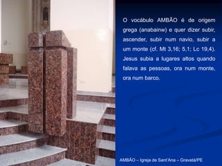 OS ESPAÇOS LITÚRGICOS:SINAIS DE UMA CELEBRAÇÃO HIERÁRQUICA E COMUNITÁRIAO povo de Deus, que se reúne para a Missa, constitui uma assembléia orgânica e hierárquica que se exprime pela diversidade de funções e ações, conforme cada parte da celebração. Por isso, convém que A DISPOSIÇÃO GERAL DO EDIFÍCIO SAGRADO SEJA TAL QUE OFEREÇA UMA IMAGEM DA ASSEMBLÉIA REUNIDA, permita uma conveniente disposição de todas coisas e favoreça a cada um exercer corretamente a sua função. (Introdução Geral do Missal Romano – IGMR-  294)* Uma organização hierárquica não quer dizer uma organização separatista, mas um corpo distinto em seus serviços e ministérios 