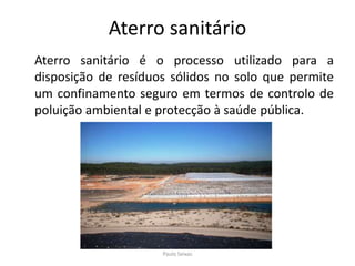 Tipos de materiaisRestos de cozinhalegumes, fruta, cascas de ovos, pão, massa, sacos de chá e café, ...Aparas de jardimfolhas, relva, caules, flores, ramos, palha, feno, aparas de madeira...Outrospapel, cartão, palha, madeira não tratada, cinzas, ... Paulo Seixas