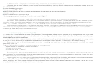 Em 1945 estavam reunidas as condições politicas para, também em Portugal, Salazar enveredar pela reclamada democratização do país.
Efectivamente, Salazar deu sinais de ter entendido os motivos dos festejos no nosso país com a vitória dos aliados, como demonstra a sua preocupação em renovar a imagem do regime. Para isso criou,
estas medidas (entre outras):
 Concedeu amnistia a alguns presos políticos;
 Renovou a policia politica (PVDE »» PIDE);
 Antecipou a revisão constitucional para introduzir o sistema de eleições dos deputados por círculos eleitorais, em vez de um círculo nacional único;
 Liberdade de imprensa;
 Dissolveu a Assembleia Nacional e convocou novas eleições;
 Convidou a oposição para participar nas eleições que anunciou “tão livres como as da livre Inglaterra”.
No entanto, a estrutura da nova politica e a actuação do Governo não evidenciaram as alterações e as novas eleições não eram nada diferentes das eleições anteriores.
Nesta conjuntura, para não contribuírem para a legitimação daquilo que era considerado uma farsa, as organizações oposicionistas acabavam por existir perto das urnas, não se apresentando ao sufrágio.
Enfim, anúncio do caracter democrático das eleições era apenas para dar cumprimento à letra da Constituição e para iludir a opinião pública internacional. Na realidade, a abertura politica anunciada por Salazar
contribuiu para que os opositores ao regime se dessem a conhecer, o que lhes valeu a intensificação das perseguições, prisão, despedimentos dos seus empregos, exílio, etc.
A feição autoritária e conservadora e autoritária do regime dava sinais de permanecer, evidenciando o imobilismo político de Salazar, que contava com alguns apoios internacionais. Com efeito, o carácter
anticomunista do Estado Novo até agradava às democracias ocidentais. Vivia-se o ambiente de Guerra Fria e, por isso, os EUA e a Inglaterra chegaram mesmo a apoiar-nos, como o demonstra a aceitação de
Portugal como país fundador da NATO (1949) e como membro da ONU (1955).
 A radicalização das oposições e o sobressalto político de 1958
7 e 8 de Maio de 1945  Grandes manifestações que celebram a derrota da Alemanha e a vitória das democracias mostrando assim a sua superioridade face aos regimes repressivos de direita. Com isto, Salazar
entendeu que o regime deveria ser, pelo menos aparentemente, democrático ou corria o risco de cair. O governo decide então rever a constituição, dissolver a Assembleia Nacional e convocar eleições antecipa-
das, que Salazar anuncia "tão livres como na livre Inglaterra".
Um clima optimista instala-se entre os que não aceitavam muito bem o Estado Novo. Acreditava-se na força da vaga democrática que percorre a Europa julgando-se capaz de, por si só, forçar a abertura
do regime. Em 8 de Outubro, de uma reunião no Centro Republicano Almirante Reis, nasce o MUD (Movimento de Unidade Democrática), que congrega as forças até aí clandestinas da oposição.
O impacto deste movimento, que dá início à chamada oposição democrática (designa a oposição legal ou semilegal ao Estado Novo, a partir de 1945), ultrapassou todas as previsões. Em pouco tempo, as
adesões alastram por todo o país.
Para garantir a legitimidade do acto eleitoral, o MUD formula algumas exigências, que considera fundamentais.
 Adiamento das eleições por seis meses (para se instituírem partidos políticos)
 Reformulação dos cadernos eleitorais
 Liberdade de opinião, reunião, e de informação.
As esperanças goraram-se. Nenhuma das reivindicações do Movimento foi satisfeita e este desistiu perto das eleições porque considerava o acto eleitoral, em tais condições, não passaria de uma farsa. As
listas de adesão à MUD, que o governo requereu a fim de "examinar a autenticidade das assinaturas", forneceram à polícia política as informações necessárias para uma repressão eficaz e cirúrgica: muitos aderen-
tes ao MUD foram interrogados, presos ou despedidos do seu trabalho.
Entretanto, o clima de guerra fria foi tomando conta da Europa e as preocupações das democracias ocidentais orientaram-se, prioritariamente, para a contenção do comunismo, objectivo que o salazaris-
mo servia em pleno. 1949  Portugal  Membro fundador da NATO, o que equivalia a uma aceitação clara do regime pelos parceiros desta organização.
Ainda em 1949, Norton de Matos, concorre às eleições presidenciais. Pela primeira um candidato da oposição concorria à Presidência da Republica e a campanha voltou a entusiasmar o país mas, face a uma seve-
ra repressão, Norton de Matos apresentou também a sua desistência, pouco antes das eleições.
 