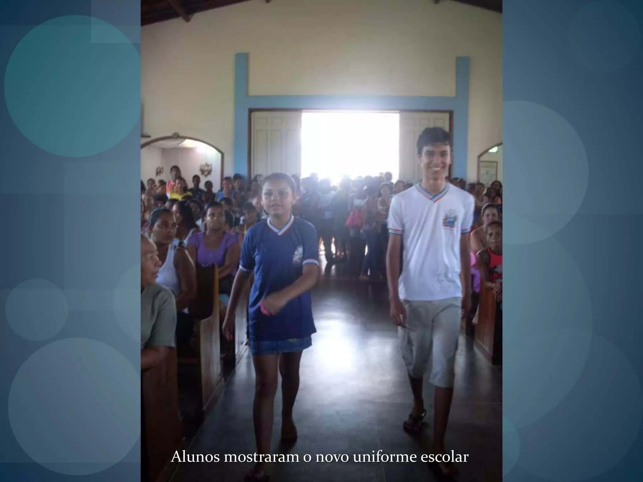 Alunos mostraram o novo uniforme escolar