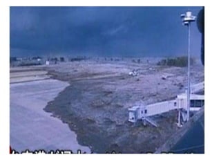 Tragédia AnunciadaO Japão prepara-se há 3 décadas para o que os sismólogos previam ser o maior terremoto da história do país, com 8,4 pontos na escala RICHTER.Na sexta-feira passada, ele ocorreu no fundo do mar, mas uma magnitude ainda maior: 8,9 pontos. Na progressão geométrica da escala Richter, a diferença de 0,5 ponto equivale à energia liberada por 58.500 bombas atômicas.O que aconteceu:1- A 24,4 Km abaixo do solo marítimo, a Placa do Pacífico chocou-se contra a Placa Norte-Americana, provocando um tremor de 8,9 pontos na escala Richter.