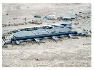 2- O movimento das placas fez com que a água do oceano imediatamente acima do Epicentro se deslocasse para o alto e, em seguida, para os lados, a uma velocidade de 700 a 800 km por hora.3- Cinco minutos depois, onda de aproximadamente 10m de altura atingiram o litoral japonês, a apenas 130km de distância.Obs: A infraestrutura japonesa resistiu bem aos tremores, mas não pôde evitar a destruição causada pelo tsunamiTerremotos mais Letais:Sumatra Indonésia 26/12/2004 – 9,1 de magnitude –mortes 227.898Sichuan, China 12/05/2008 - 7,9 de magnitude – mortes 87.587Paquistão 8/10/2005 – 7,6 de magnitude – mortes 86.000Irâ 20/06/1990 – 7,4 – mortes 50.000Haiti 12/01/2010 – 7,0 – mortes 222.570