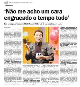 TV -

14 / São José do Rio Preto, 12 de janeiro de 2014 DIÁRIO DA REGIÃO

Trabalhos

‘Não me acho um cara
engraçado o tempo todo’
Com uma agenda lotada em 2014, Marcelo Médici fala de sua relação com o humor
Agência Estado/Divulgação

Agência Estado

Dar sequência à novela das 18h da
Globo, estrear um novo espetáculo
no teatro, participar de um programa
humorístico na TV paga e ainda filmar um longa-metragem. Neste ano,
a agenda de Marcelo Médici está lotada. Aos 42 anos, o intérprete de Joel,
do folhetim “Joia Rara”, diz que quer
aproveitar as oportunidades que têm a
ver com seu perfil.
Exceto a trama assinada por Duca
Rachid e Thelma Guedes, todos os seus
novos projetos envolvem Sanderson,
omotoboy paulistano que usa e abusa de
gírias para se comunicar. Popular no começo dos anos 2000, quando Médici integrou o elenco de “A Praça É Nossa”
(SBT), o personagem continua ganhando novas adaptações. Em abril, por
exemplo, o público poderá conferi-lo na
série “Vai que Cola”, no canal pago Multishow. Em seguida, virá o espetáculo
de teatro “Cada Dois com Seus Pobremas” e um filme.
“Tenho de aproveitar porque já estou com 42 anos e o Sanderson é um motoboy velho”, diverte-se. A seguir, confira a entrevista com o ator.
Pergunta - Seu personagem em
“Joia Rara” é supersticioso e parece
fazer de tudo para ter o que deseja, incluindo atrapalhar casamentos
alheios. Como você o vê?
Marcelo Médici - Na verdade, o
que o move é o amor absolutamente
incondicional por Aurora (Mariana
Ximenes), com quem está magoado.
Mas também acho que ele está se apaixonando pela Lola (Letícia Spiller).
A Aurora oferece um quê de Marilyn
Monroe e de diva, enquanto a Lola é
mais razão e predadora. Movido por
esse sentimento, que não está ligado
ao sexo propriamente dito, Joel acaba
fazendo muitas coisas para agradá-las
e tê-las por perto.
Pergunta - E você está se divertindo?
Médici - Sim, muito. Sempre acontecem coisas engraçadas nas grava-

ções. Outro dia, a gente foi gravar e o
Ângelo Antônio, que faz o monge
Tenpa, dizia as frases do personagem
dele no tom do Joel. Vários atores costumam fazer isso, porque Joel é muito
intenso, espalhafatoso e dramático (risos). A liberdade de Amora Mautner
(diretora), em dar espaço para os atores improvisarem em cena, contribui
também. Além disso, 99% do prazer
de trabalhar vêm do texto de Duca Rachid e Thelma Guedes, que chega redondinho para a gente.
Pergunta - O público percebe um lado
muito cômico no comportamento de Joel.
Personagens divertidos e bem-humorados
são, definitivamente, sua praia?

Médici - Sempre lidei com a comédia numa boa. Mas tenho 25 anos de carreira e fiz muita coisa que não era comédia. Um exemplo é meu trabalho na minissérie “O Canto da Sereia” (Globo),
no ano passado. Tuta tinha sua acidez e
seu bom humor, mas a função dele na
trama não era essa. Na minha vida profissional, o que acontece é que, desde
1999, trabalhos relacionados ao humor
surgiram com mais frequência. No entanto, não me acho um cara engraçado o
tempo todo e não tenho essa cobrança
no que faço.
Pergunta - Na sua opinião, existe
um preconceito entre “humor fácil” e
“humor difícil”, como foi caraterizado

o programa “Junto & Misturado”, do
qual você participou recentemente?
Médici - Teve gente que disse que
o “Junto & Misturado” tem um “humor difícil”. Isso é delicado. Existe
um preconceito. Mas é muito difícil
fazer o “humor fácil”. Sei porque trabalhei no programa “A Praça É Nossa”,que tem o chamado “humor popular” e faz sucesso há décadas. Outro
dito “fácil” seria o “Zorra Total”
(Globo), no ar há anos, com audiência. Mas tudo é humor.
Pergunta - Por falar em comédia, o
que você está achando dessa nova safra de humoristas na internet, como o
Porta dos Fundos?
Médici - São todos meus amigos.
Fui convidado por eles bem no começo do site, mas não consegui participar. Vejo que eles estão em um caminho interessante. Muita coisa que esses atores fazem na web não seria viável na TV. Mas a internet é meio terra de ninguém. Tem de tomar cuidado com o texto e com a qualidade da
gravação. Você pode, por exemplo,
gravar seu tio bêbado em um churrasco, mas isso não é, necessariamente,
um produto. No caso do Porta, eles
criaram algo específico.
Pergunta - Para 2014, o que você
deve fazer de trabalhos? Como está
sua agenda?
Médici - Em abril, “Joia Rara” acaba e começarei a gravar minha participação em “Vai que Cola” (Multishow), no qual estarei em 15 episódios dos 40. Nesse programa, vou interpretar o Sanderson, que é um personagem meu desde a época de “A
Praça É Nossa”. Pretendo ajudar os
redatores, mas o texto não será meu.
Por sinal, vou levá-lo ao teatro, novamente, com o espetáculo “Cada Dois
com Seus Pobrema”, no segundo semestre. Além disso, quero fazer um
longa-metragem com ele. Mas ainda
não sei se o Sanderson vai aparecer
sozinho ou se estará ao lado de meus
outros personagens. I

 