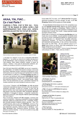Date : SEPT 15
Pays : France
Périodicité : Mensuel
Page de l'article : p.50-57
Journaliste : Daniel Cagnolati
Page 3/8
TRIBALART 9117994400509Tous droits réservés à l'éditeur
^ Masque Yaouré
de Côte d'Ivoire
H.. 49 cm! Bois et
pigment. Galerie
Claes, de Bruxelles
ASerge Le
Guénnan,
marchand
spécialise
A Brassard «errap» de guerrier
Massal du Kenya Corne etfils de
laiton. L'«errap» est reserve aux
guerriers qui s'étaient distingues au
combat Chez Serge Le Guénnan
K Coiffure de chef Yaka
Fibre vegetale, potls
d antilope, clous.
Afrique centrale.
Chez Serge Le Guénnan.
une classification et parlera
de qualité d expression, de finesse du
travail»
II serait faux de considérer qu'il
s'agit d'arts non européens En
effet, Vikings, Baltes ou Polonais
pratiquaient encore lart tribal
jusqu'aux années 900 apr J-C En
remontant dans le temps, citons
aussi les Celtes «Plus pres de nous,
au XVlIIe siecle, il existait encore
des populations montagnardes en
Europe, notamment en Suisse, qui
avaient maintenu des pratiques
magiques contre des forces obscures,
accompagnées d'un travail artistique»,
précise Serge Le Guénnan On Ic
voit également dans les masques
plus récents de certaines populations
alpines À l'inverse, la Chine a une
structure étatique vieille de 4000 ans,
donc non tribale, même si elle a
connu des territoires de tribalisme
De même pour Ic Proche-Orient,
dont la civilisation est encore plus
antienne
Descollectionneurs
blancs
En matiere d'arts tribaux, les acheteurs
sont en grande majorité des Blancs
d'Europe et d'Amérique du Nord, tant
chez les antiquaires qu'aux enchères
«Jusqu'à 99 % de Blancs '», épingle
Serge Le Guénnan Comment l'expli-
quer 7
«Si peu de Noirs achètent en
vente publique c'est parce que les
objets ne leur parlent plus Les missions
chrétiennes et l'islam sont passés par la
pour suppnmer l'animisme On constate
aussi un manque d intérêt financier
Dans les pays d'ongme le budget de
I armement est considéré comme plus
important » On apurera, d/hs^certains
cas, un désir de tournera page, de
foncer dans la modernite lh plupart
des objets arrives jusqu'à nous datent
de 1800 à 1960, rarement avant 1800,
car les matériaux étaient relativement
périssables et les conditions climatiques
difhciles (humidité, fortes chaleurs )
Par exception, notre spécialiste cite
les réalisations des Dogons du Mali,
grâce à un climat sec et à la présence
de grottes En général, on ne a pas non
plus au-delà des annees 1960, l'époque
de la décolonisation En ce temps, il
restait des populations n'ayant jamais
vu cle Blancs, notamment dans la
jungle de Papouasic Nouvelle- Guinée,
en Amazonie Plus on avance dans
le temps, moins il y a d'objets produits
pour remplir leur fonction d'origine
protection contre les forces obscures,
recherche de la fécondité, rites de
 