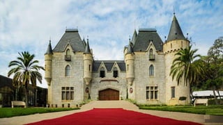 20 | © 2016, Palo Alto Networks. Confidential and Proprietary.
 Defesa Ativa como única opção:
 Firewall;
 DLP;
 Antivirus;
 IDS/IPS;
 WAF;
 SOC/NOC;
 …
 Não fornece visibilidade/contexto sobre
ameaças internas ou como responder a
elas…
Tráfego no Datacenter
Planejamento de Sistema de Defesa “Castelo Medieval” ineficaz.
 