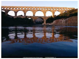 14. Basílica de Majencio y Constantino  15. Circus Maximus  16. Monte Palatino  17. Templo de Heliogábalo  18. Templo de Venus y Roma  19. Septizonium (Erigido por Septimo Severo)  20. Aqua Claudia  LA CIUDAD DE ROMA  1. Teatro de Pompeyo  2. Odeón  3. Panteón  4. Teatro de Marcelo  5. Templo de Júpiter Optimus Maximus  6. Templo Juno Moneta  7. Columna Trajana  8. Basílica Julia  9. Foro Romano  10. Curia (Sede del Senado)  11. Basílica Emilia  12. Foro de los Emperadores  13. Templo de Vesta  21. Templo Divino Claudio  22. Arco de Constantino  23. Coloso de Nerón  24. Coliseo (Anfiteatro Flavio)  25. Escuela gladiadores  26. Termas de Tito  En tiempos antiguos, cada ciudad tenía un foro, que no sólo servía para transacciones legales, actividades políticas y religiosas,  negocios comerciales, sino también como zona para juegos públicos, entretenimientos, representaciones teatrales, combates de gladiadores y de lucha, y para carreras. 