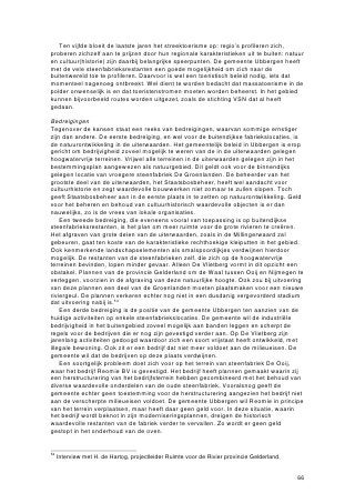 • De derde aanbeveling voor verder onderzoek betreft historisch onderzoek. In het
    onderzoek dat aan de basis ligt van deze scriptie, zijn over de meeste fabrieken
    slechts enkele historische gegevens bestudeerd. De geschiedenis van de
    baksteenfabricage in Ubbergen en Millingen is tot op heden nooit integraal
    onderzocht: onderzoeken bleven meestal beperkt tot de oppervlakkige
    geschiedenis van een enkele fabriek, tot productiecijfers en arbeidskosten of tot
    de arbeiders zelf. Een diepgaander onderzoek naar alle fabrieken in de twee
    gemeenten kan een beter beeld opleveren van het belang van de steenfabricage
    voor de regio. Het bundelen van reeds bestaande artikelen en informatie kan
    leiden tot een helderder beeld van de ontwikkeling van de steenfabricage in dit
    gebied.
  • De inventarisatie van steenfabrieken in Gelderland dient systematisch te worden
    voortgezet. De inventarisaties van E. Kwaks (1988) en P. Nijhof (2002) waren de
    eerste belangrijke stappen, maar deze blijken lang niet compleet en gedetailleerd
    genoeg. In het steenfabriekenlandschap zijn namelijk ook de kleine
    landschapselementen als spoordijken en kleiputten belangrijke restanten om in
    kaart te brengen. Alleen door ook deze restanten te inventariseren ontstaat een
    gedetailleerder beeld van de steenfabrieksrestanten in de provincie. Bovendien
    behoeft Nijhofs rapport een vernieuwing, aangezien sinds 2002 verschillende
    fabrieksgebouwen zijn verdwenen of juist opgeknapt. Inmiddels zijn Nijhof en
    ‘steenfabriekendeskundige’ G.B. Janssen begonnen aan een nieuwe
    inventarisatie en actualisering van het bestand van steenfabrieksrestanten in de
    provincie Gelderland.




Figuur 16: Licht aan het eind van de tunnel… de ringoven van steenfabriek Klaverland
in verval (eigen foto).




                                                                                   76
 