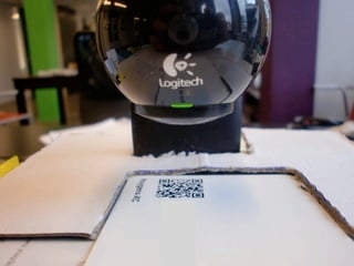 Roomware and the Internet of things




Peter Kaptein | Instant Interfaces | The RoomWare project
 