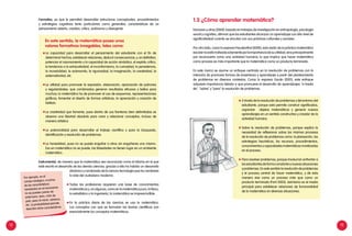 12 13
Por ejemplo, en el
campo biológico, muchas
de las características
heredadas en el nacimiento
no se pueden prever de
antemano: sexo, color de
pelo, peso al nacer, estatura,
etc. La probabilidad permite
describir estas características.
1.3 ¿Cómo aprender matemática?
Donovan y otros (2000), basado en trabajos de investigación en antropología, psicología
social y cognitiva, afirman que los estudiantes alcanzan un aprendizaje con alto nivel de
significatividad cuando se vinculan con sus prácticas culturales y sociales.
Por otro lado, como lo expresa Freudenthal (2000), esta visión de la práctica matemática
escolarnoestámotivadasolamenteporlaimportanciadesuutilidad,sinoprincipalmente
por reconocerla como una actividad humana; lo que implica que hacer matemática
como proceso es más importante que la matemática como un producto terminado.
En este marco se asume un enfoque centrado en la resolución de problemas con la
intención de promover formas de enseñanza y aprendizaje a partir del planteamiento
de problemas en diversos contextos. Como lo expresa Gaulin (2001), este enfoque
adquiere importancia debido a que promueve el desarrollo de aprendizajes “a través
de”, “sobre” y “para” la resolución de problemas.
	 A través de la resolución de problemas y del entorno del
estudiante, porque esta permite construir significados,
organizar objetos matemáticos y generar nuevos
aprendizajes en un sentido constructivo y creador de la
actividad humana.
	
Sobre la resolución de problemas, porque explica la
necesidad de reflexionar sobre los mismos procesos
de la resolución de problemas como: la planeación, las
estrategias heurísticas, los recursos, procedimientos,
conocimientos y capacidades matemáticas movilizadas
en el proceso.
	
Para resolver problemas, porque involucran enfrentar a
losestudiantes deformaconstante anuevas situaciones
y problemas. En este sentido la resolución de problemas
y el proceso central de hacer matemática, y de esta
manera vive como un proceso más que como un
producto terminado (Font 2003), asimismo es el medio
principal para establecer relaciones de funcionalidad
de la matemática en diversas situaciones.
En este sentido, la matemática posee unos
valores formativos innegables, tales como:
Formativo, ya que le permitirá desarrollar estructuras conceptuales, procedimientos
y estrategias cognitivas tanto particulares como generales, características de un
pensamiento abierto, creativo, crítico, autónomo y divergente.
	
La capacidad para desarrollar el pensamiento del estudiante con el fin de
determinar hechos, establecer relaciones, deducir consecuencias, y, en definitiva,
potenciar el razonamiento y la capacidad de acción simbólica, el espíritu crítico,
la tendencia a la exhaustividad, el inconformismo, la curiosidad, la persistencia,
la incredulidad, la autonomía, la rigurosidad, la imaginación, la creatividad, la
sistematicidad, etc.
	
	 La utilidad para promover la expresión, elaboración, apreciación de patrones
y regularidades, que combinados generan resultados eficaces y bellos para
muchos; la matemática ha de promover el uso de esquemas, representaciones
gráficas, fomentar el diseño de formas artísticas, la apreciación y creación de
belleza.
	
La creatividad que fomenta, pues dentro de sus fronteras bien delimitadas se
observa una libertad absoluta para crear y relacionar conceptos, incluso de
manera artística.
	
La potencialidad para desarrollar el trabajo científico y para la búsqueda,
identificación y resolución de problemas.
	
La honestidad, pues no se puede engañar a otros sin engañarse uno mismo.
Eso en matemática no se puede, las falsedades no tienen lugar en un ambiente
matemático.
Instrumental, de manera que la matemática sea reconocida como el idioma en el que
está escrito el desarrollo de las demás ciencias; gracias a ella ha habido un desarrollo
dinámico y combinado de la ciencia-tecnología que ha cambiado
la vida del ciudadano moderno.
Todas las profesiones requieren una base de conocimientos
matemáticos y, en algunas, como en la matemática pura, la física,
la estadística o la ingeniería, la matemática es imprescindible.
En la práctica diaria de las ciencias se usa la matemática.
Los conceptos con que se formulan las teorías científicas son
esencialmente los conceptos matemáticos.
 
