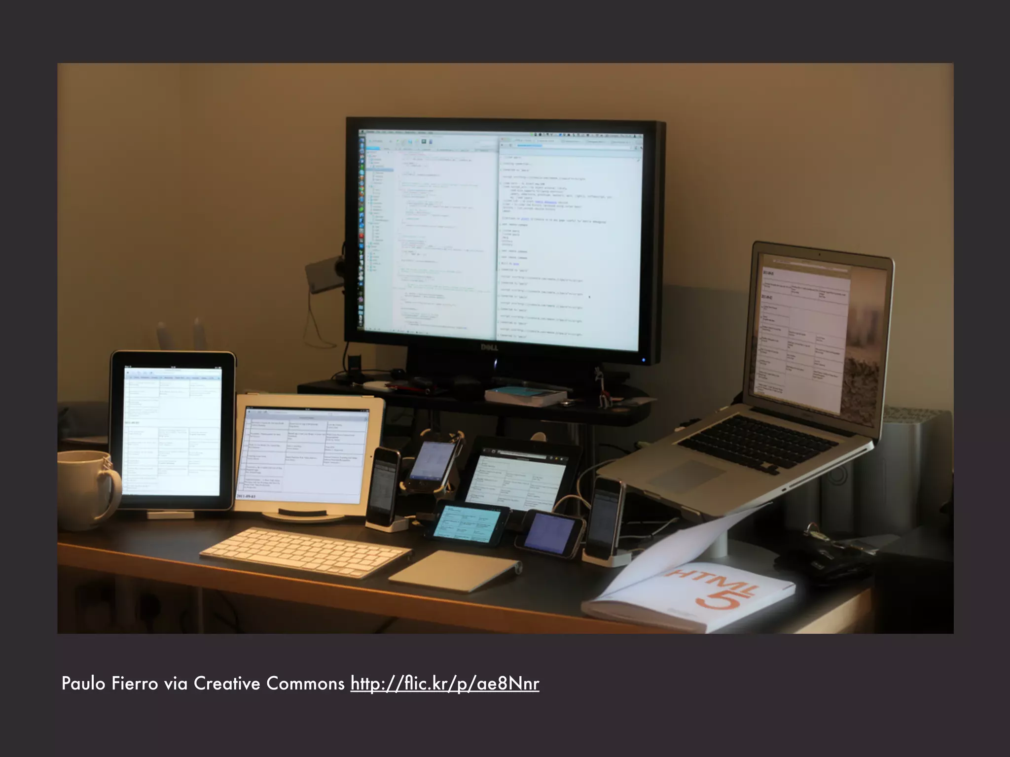 Responsive web design offers us a way
forward, ﬁnally allowing us to “design for
the ebb and ﬂow of things.”

                                                            - Ethan Marcotte



http://www.alistapart.com/articles/responsive-web-design/
 