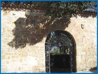 Huerto de Calixto y Melibea
  Vinculado a la obra literaria de la Celestina
  como uno de los probables escenarios de la
                     historia,
se trata de un jardín de influencia musulmana,
  donde las plantas olorosas y árboles frutales
   permiten el disfrute de los sentidos cuando
           se pasea por sus recovecos.
 