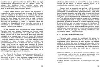 37
socialista" por el gobierno militar del General Toro les cogió
completamente desprevenidos. En la cuestión agraria, la
solución del "problema indio" consistía, según esas
concepciones iniciales, en una pura y simple parcelación de la
tierra, de la hacienda, para su entrega al indio.
Elizardo Pérez sostuvo una opinión que sorprendió y
escandalizó a todos: manifestó que el reparto de la hacienda
sería una medida de tipo liberal y no socialista. La solución
consistía en mantener la organización del latifundio, porque era
dentro de éste donde se conservaba la vieja institución
globalizadora de la jatha, esto es, del ayllu, con sus formas
peculiares de propiedad y trabajo. La hacienda debía ser
entregada sin disgregársela, como propiedad colectiva, a la
comunidad, lo que permitiría, en el futuro, la introducción de la
máquina y la tecnología moderna.
Si nos atenemos a los resultados que estaba obteniendo
Warisata, que con algunas hectáreas de terreno podía
autoabastecerse, prácticamente sin ayuda del Estado, era
posible concebir que la parte patronal de la hacienda podía ser
entregada a la escuela, para crear un centro de desarrollo
económico, un motor productivo al servicio de toda la comunidad
y de cuyos beneficios participarían todos. Una reforma agrada
planificada en esos términos, hubiera permitido una
educacióncampesina que, en lugar de ser una carga para el
Estado, carga donde se dilapida todo esfuerzo, le hubiera
aliviado en el costo de sus obligaciones, pero además hubiera
obtenido de ella —de la escuela—el elemento organizador de la
producción, complemento indispensable para hacer de la
reforma agraria una generadora de recursos.
La reforma de tipo liberal crearía, incuestionablemente, el
tipo de pequeña propiedad, el minifundio, improductivo,
anacrónico, tal como ya había aparecido, de tiempo atrás, en las
comunidades libres, que de "comunidades" en su sentido
38
colectivista, sólo mantenían el nombre.
36
Ya no sería posible la
rotación de las tierras, ni trabajo colectivo alguno, ni la
introducción del tractor o el riego en gran escala.
37
Cuando llegó la revolución de abril de 1952, la reforma
agraria dispuso el reparto liso y llano de las haciendas,
ignorándose los planteamientos de Elizardo Pérez, vale decir,
los de Warisata, sobre los que había caído el manto del silencio
después de la destrucción de la Escuela. Los resultados los
conocemos todos: la propiedad de la tierra arroja al indio de la
tierra
38
, la pobreza se ha acentuado, el campo no ha ingresado a
una época de prosperidad, se depara cada vez más de la ciudad.
Vanamente se trata de remediar la situación mediante sistemas
de cooperativismo que no logran asentarse ni extenderse. El
precio de la libertad, al suprimir al patrón feudal, ha sido
demasiado caro, y lo más lamentable es que la reforma agraria
está haciendo lo que no pudieron trescientos años deesclavitud
colonial y más de un siglo de opresión republicana: está
extinguiendo el ayllu y sus instituciones.
7. La marca y el Núcleo Escolar
Warisata había probado la posibilidad de aplicar las
instituciones indias, convirtiéndolas en el fundamento de su
organización; había restaurado la ulaka, el ayni y la mincka;
usaba de la técnica del tupu, la sayaña y la aynocka, si bien
agregándoles modalidades actuales, como el riego y el abono, lo
que hacía de la aynocka un recurso cada año menos necesario,
con asombro de los indios, que verán que un tratamiento
36PEÑALOZA CORDERO, Luis, Nueva Historia Económica de Bolivia, La Paz
—Cochabamba, 1983. En esta obra se describe a cabalidad la forma
cómo los gobiernos trataron de destruir a las comunidades indias.
37 MARIÁTEGUI, José Carlos, ob. cit., pág. 34.
38SALAZAR MOSTAJO, Carlos, Caducidad de una estrategia, La Paz, 1963,
pág. 37.
 