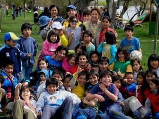 Pueblo suyo, confiad en él,Pueblo suyo, confiad en él,
desahogad ante éldesahogad ante él vuestrovuestro corazón,corazón,
que Dios es nuestro refugio.que Dios es nuestro refugio.
 