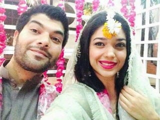 Actress Sanam Jung Mehndi Pictures