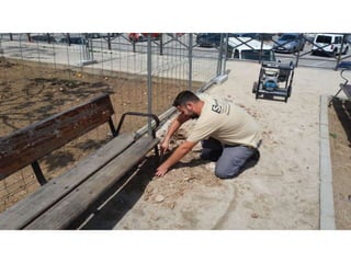 Treballs de jardineria al parc de San Vicent