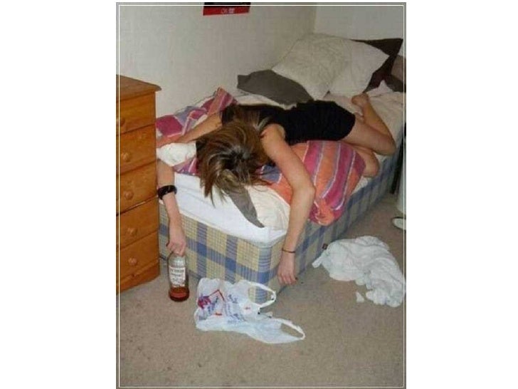 Бухие жены спят. Пьяные девушки в квартире.