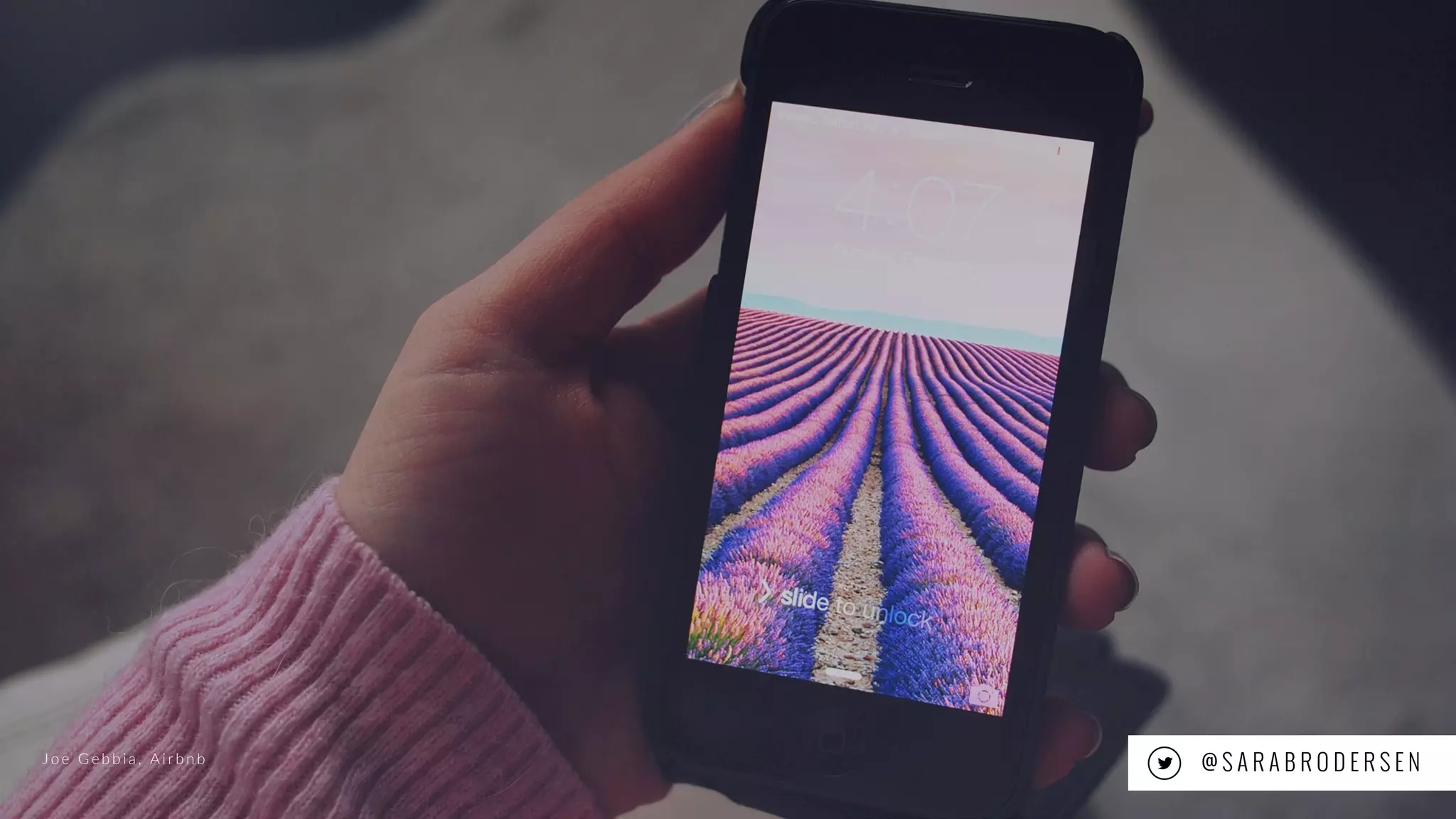 3
@ S A R A B R O D E R S E NJoe G ebbi a, A i r bn b
 