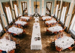 1 2
S A R AT Z P O N T R E S I N A  S E M I N A R E
 