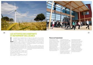 L
es domaines de la vie quotidienne dans
lesquels les usagers attendent le plus
des outils numériques sont par ordre
décroissant : l’administration locale,
l’éducation, la santé, la culture et les
loisirs, la maîtrise de l’énergie, les transports, les
relations habitants-élus, la solidarité, le logement…
L’immense majorité des Français sont convaincus
qu’Internet a déjà représenté un grand apport dans
leurs démarches et dans leur vie quotidienne. Mais
ils pensent également qu’il reste beaucoup à faire.
Le qualiﬁcatif qui revient le plus souvent est celui
« d’outil pour simpliﬁer les démarches ».
Si l’accès aux services publics via Internet a fait
croitre leur disponibilité (nous y accédons selon
nos possibilités, ou envies), la simplicité des usages
proposés est souvent critiquée.
Ainsi les problèmes d’identiﬁcation (mots de
passe multiples), la navigation de site en site,
le besoin de saisir plusieurs fois ses données
et justiﬁcatifs personnels, sont évoqués par les
usagers de l’administration, de la santé par exemple.
L’organisation d’un déplacement vers un musée
reste complexe puisque les notions de culture, de
tourisme, de transports, voire de restauration ou
d’hébergement nécessitent la visite de nombreux
sites web.
La question de la neutralité d’Internet, de la
préservation et de la maîtrise de ses données privées
est aussi de plus en plus souvent évoquée comme un
frein pour ceux qui souhaitent bénéﬁcier de services
personnalisés.
LES ATTENTES DES HABITANTS
ET NOTAMMENT DES JEUNES
Parmi les habitants de la région,
les jeunes nécessitent un regard
particulier, considérant leur rapport
spéciﬁque au numérique, révélateur
des tendances qui s’étendront
rapidement à toute la population.
En effet, les jeunes ont plus que
d’autres un taux d’équipement et
d’usage élevé des ordinateurs,
tablettes et notablement des
téléphones dont une part rapidement
croissante de « smartphones ».
Ils en ont aussi un usage plus intime,
fréquent, quasiment continu.
Cette intensité d’usage ne dit
cependant rien de la qualité d’usage.
Savent-ils tirer proﬁt de ces outils en
toute connaissance de cause ?
Leurs pratiques adolescentes sont
plus volatiles, faisant ﬁ des
médiations habituelles. Les jeunes
trouvent seuls leurs chemins, par
essais ou par erreurs ; ils fuient les
règles mais multiplient les interactions
et les partages. Entre avantages et
inconvénients, ils inventent de
nouvelles manières de faire.
Une constante : une attente très forte
de simplicité et de réactivité (sans
réponse en deux clics, on repart
ailleurs) ne faisant pas différence
entre l’offre de services d’intérêt
public équivalente et celle qu’ils
trouvent dans les offres privées grand
publics (réseaux sociaux, vente entre
particulier, partages de photos…).
Des aspects à regarder dans le temps :
l’égalité des jeunes face à l’usage des
technologies, leur accompagnement
(place du pair/de l’adulte) ainsi
que celui des professionnels de
jeunesse (éducation, information
jeunesse…), l’analyse des compétences
développées et leur valorisation ainsi
que l’implication des jeunes dans la
construction de l’information…
Focus sur la jeunesse
0706
 